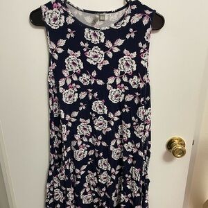 Women’s 35” long navy blue floral dress with pockets US 6